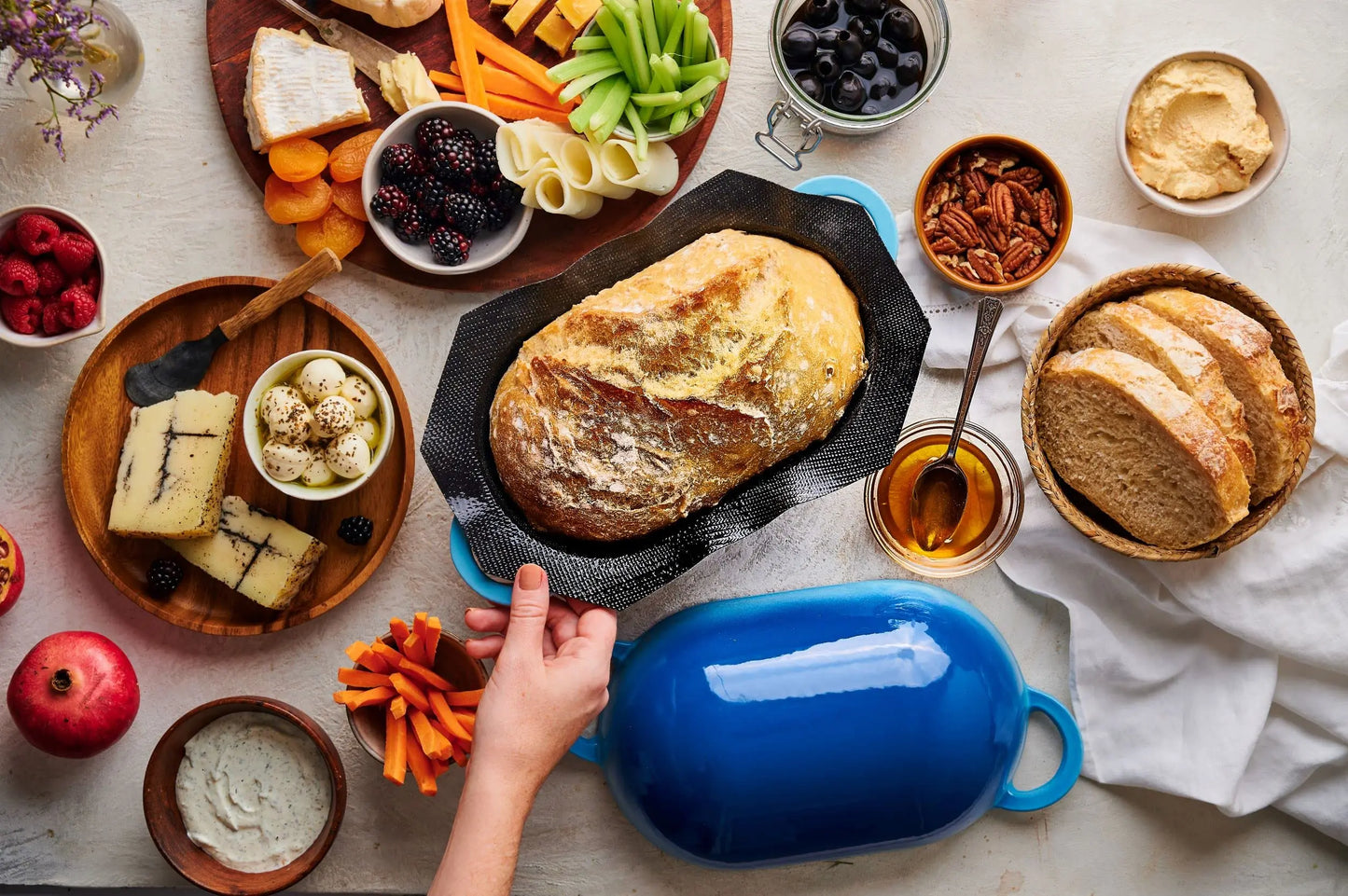 Enameled Cast Iron Dutch Oven for Sourdough Bread Baking Artisan Bread Heavy Duty Oval Loaf Pan 9 " 2 Qt Oven Safe Baking Mold