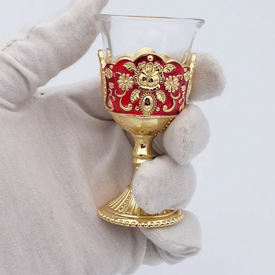 Set of 2 Vintage Wine Goblet Palace Style Retro Metal Embossed Wine Cup Palace Toasting Glasses For Home Offices Kitchen Wedding